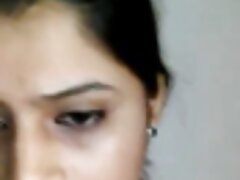 സുന്ദരിയായ പെൺകുട്ടി ടെറസിൽ അവളുടെ സുഹൃത്തിന്റെ പുസിയെ ഇഷ്ടപ്പെട്ടു